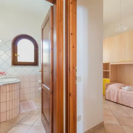 L'uddastru 4 *